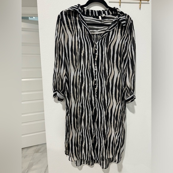 Cato Size medium, zebra design, can be worn as long blouse/ dress - Picture 1 of 10
